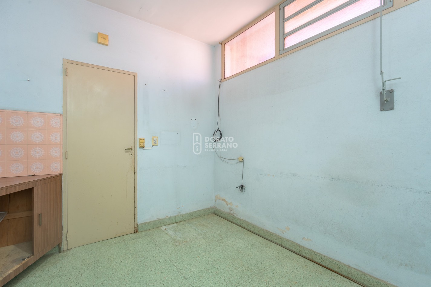 CASA EN ESQUINA! GRAN UBICACION!