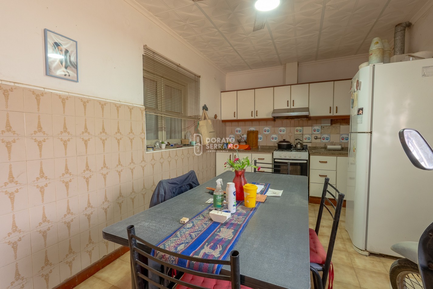 CASA EN ESQUINA! TODOS LOS SERVICIOS!