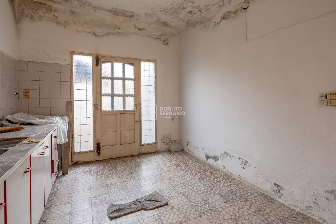 LOTE 10X45 +TODOS LOS SERVICIOS + PLUS CONSTRUCCION A RECICLAR.