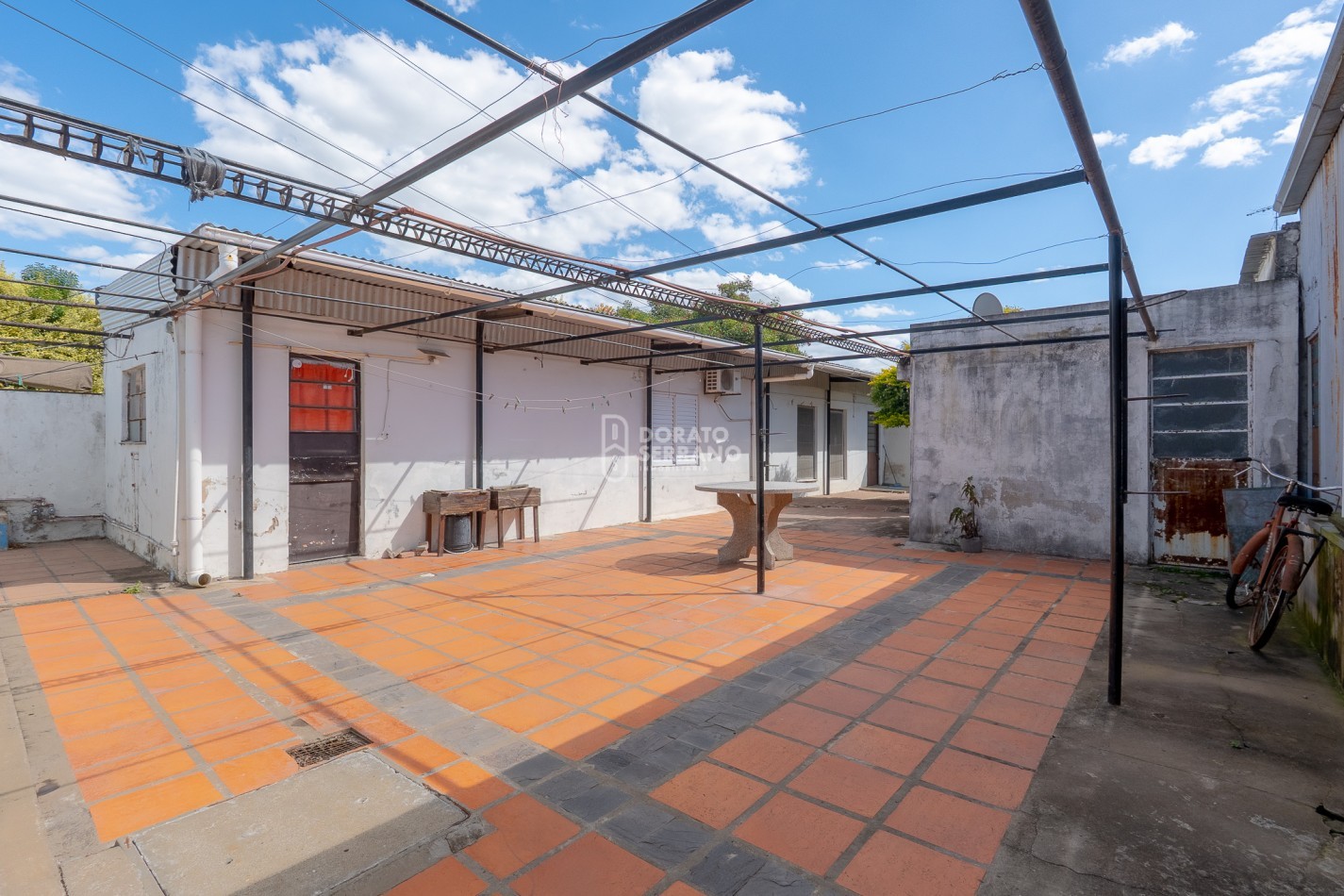 CASA + DEPTOS! BARRIO PROGRESO!
