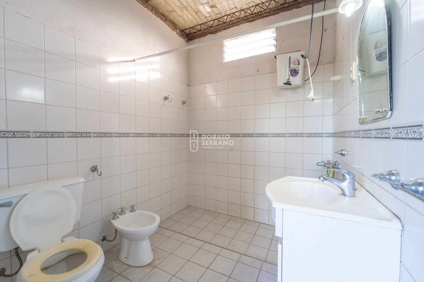 LOTE EN ESQUINA + CASA A TERMINAR! - AREA RESIDENCIAL!