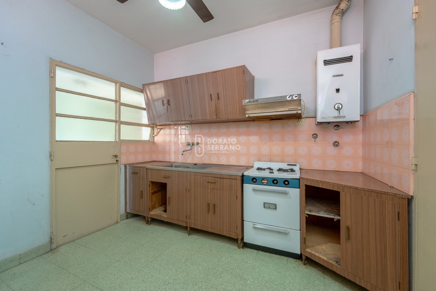 CASA EN ESQUINA! GRAN UBICACION!