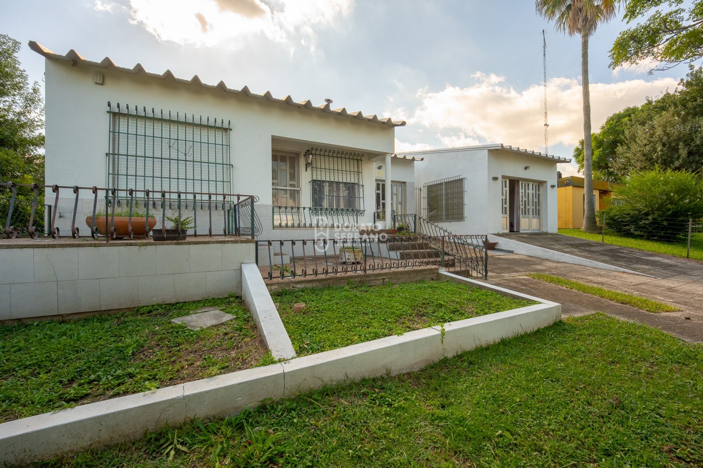 CASA EN EL RIO! GRANDIOSA! BARRIO BASUALDO!