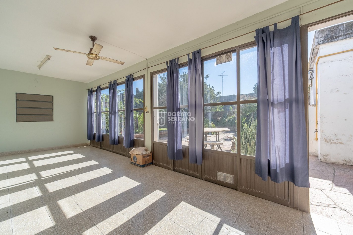 SOBRIA & ELEGANTE & RESIDENCIAL