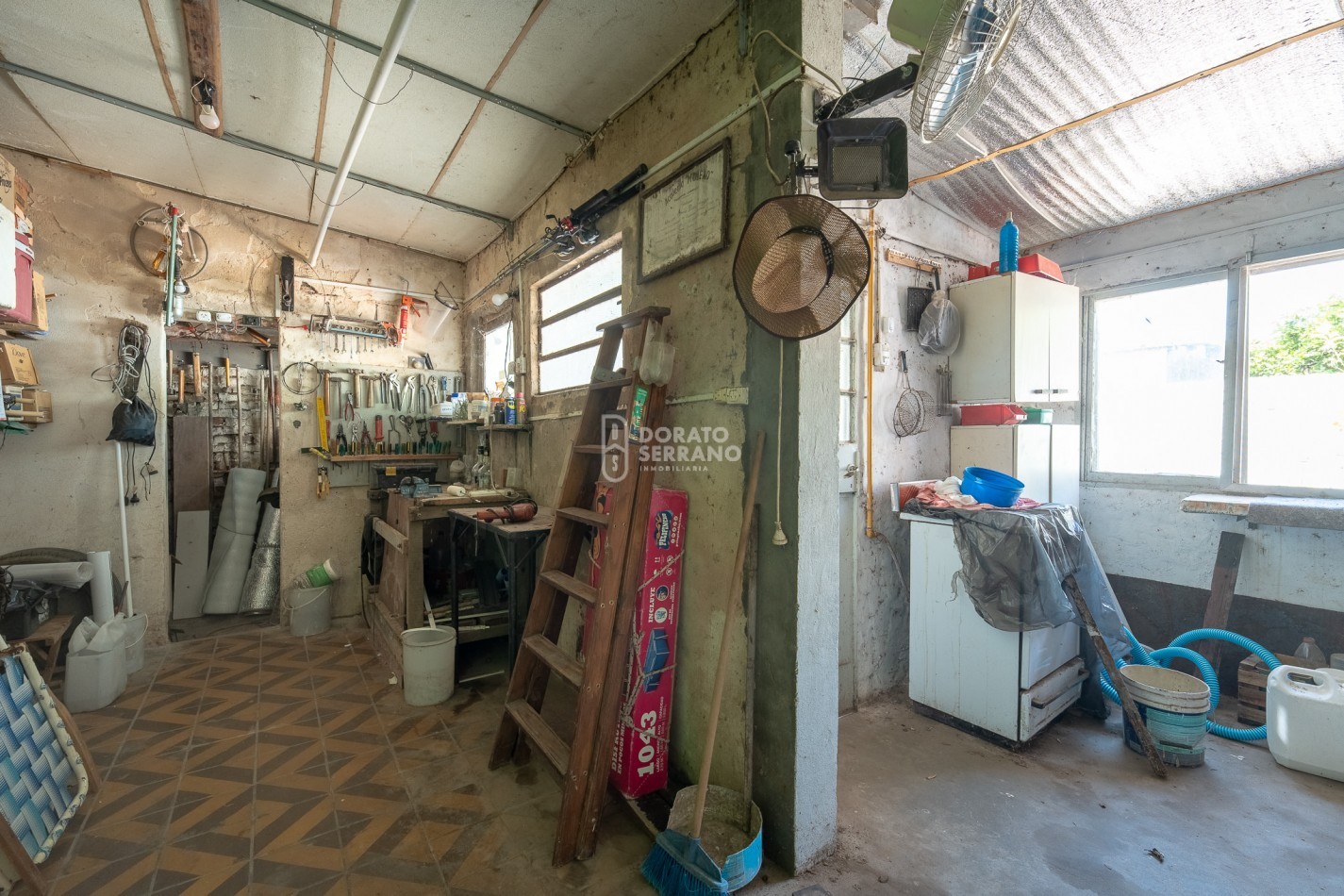 OPERATIVA! A MTS. DE AVENIDA! TODOS LOS SERVICIOS.