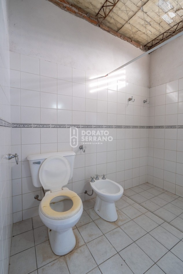 LOTE EN ESQUINA + CASA A TERMINAR! - AREA RESIDENCIAL!