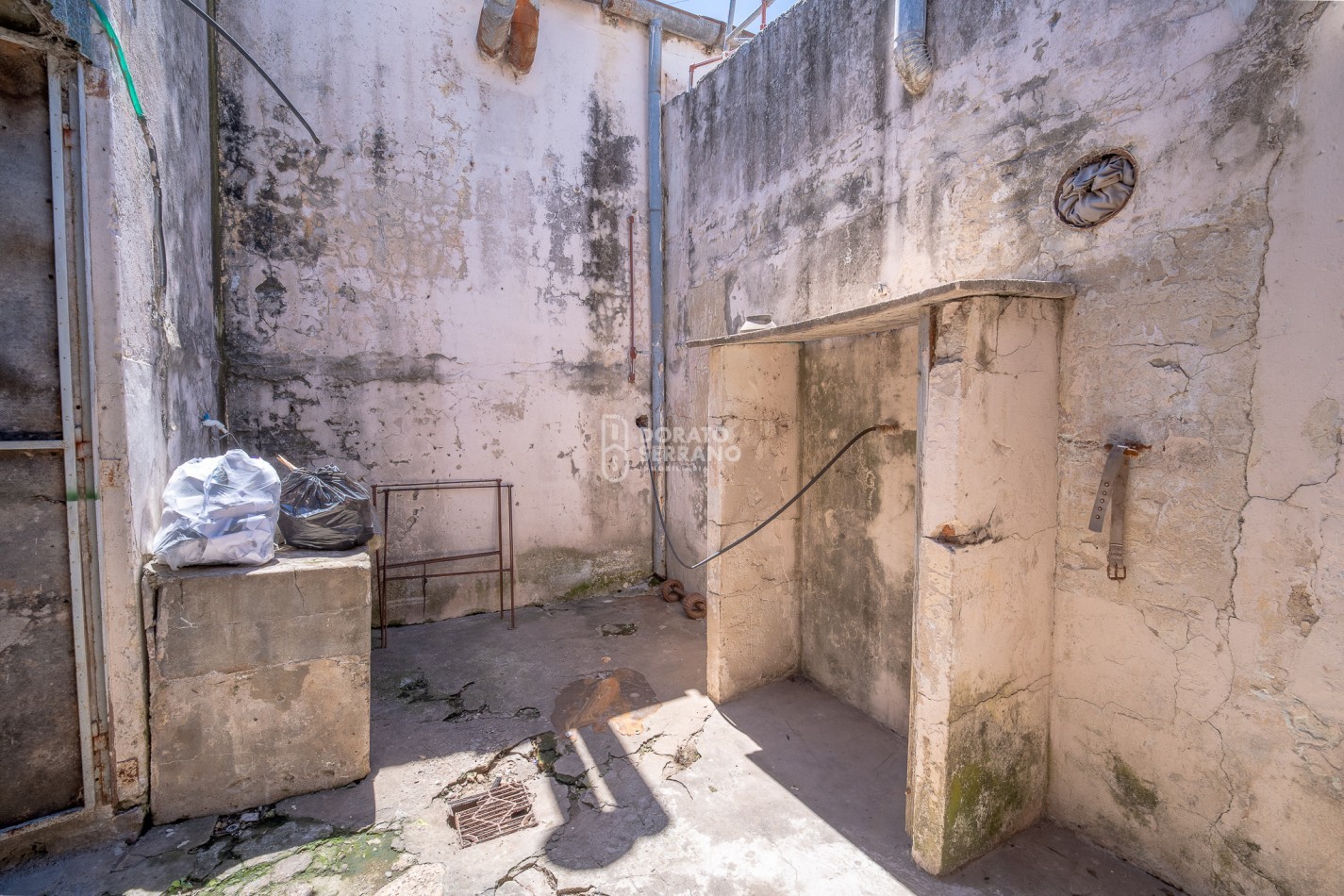 42 MTS. DE FRENTE EN ESQUINA! MAXIMAS POSIBILIDADES SOBRE 25 DE MAYO!