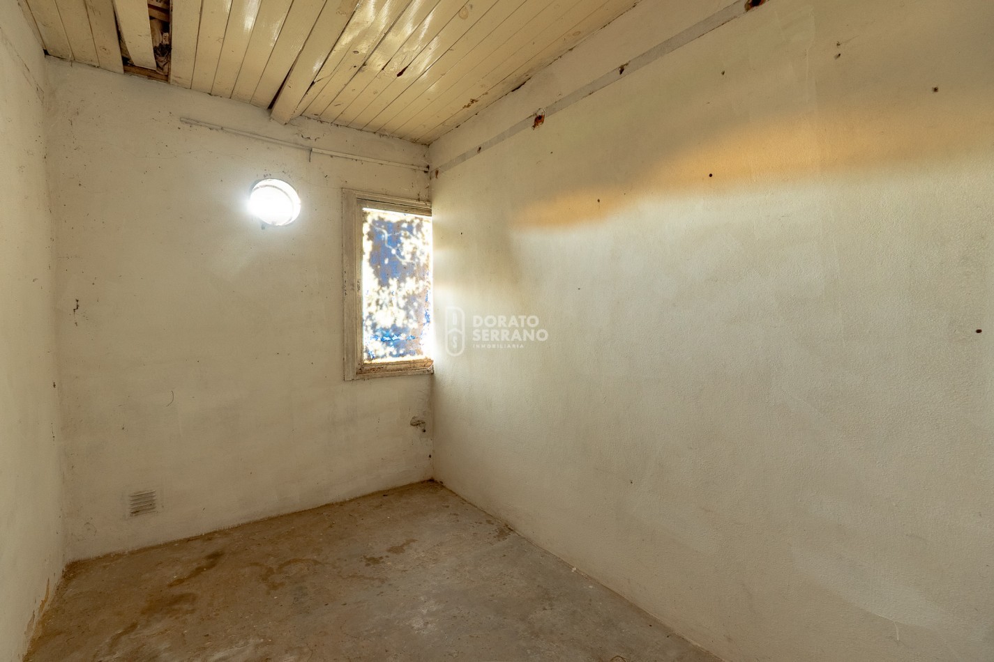 LOTE 10X45 +TODOS LOS SERVICIOS + PLUS CONSTRUCCION A RECICLAR.