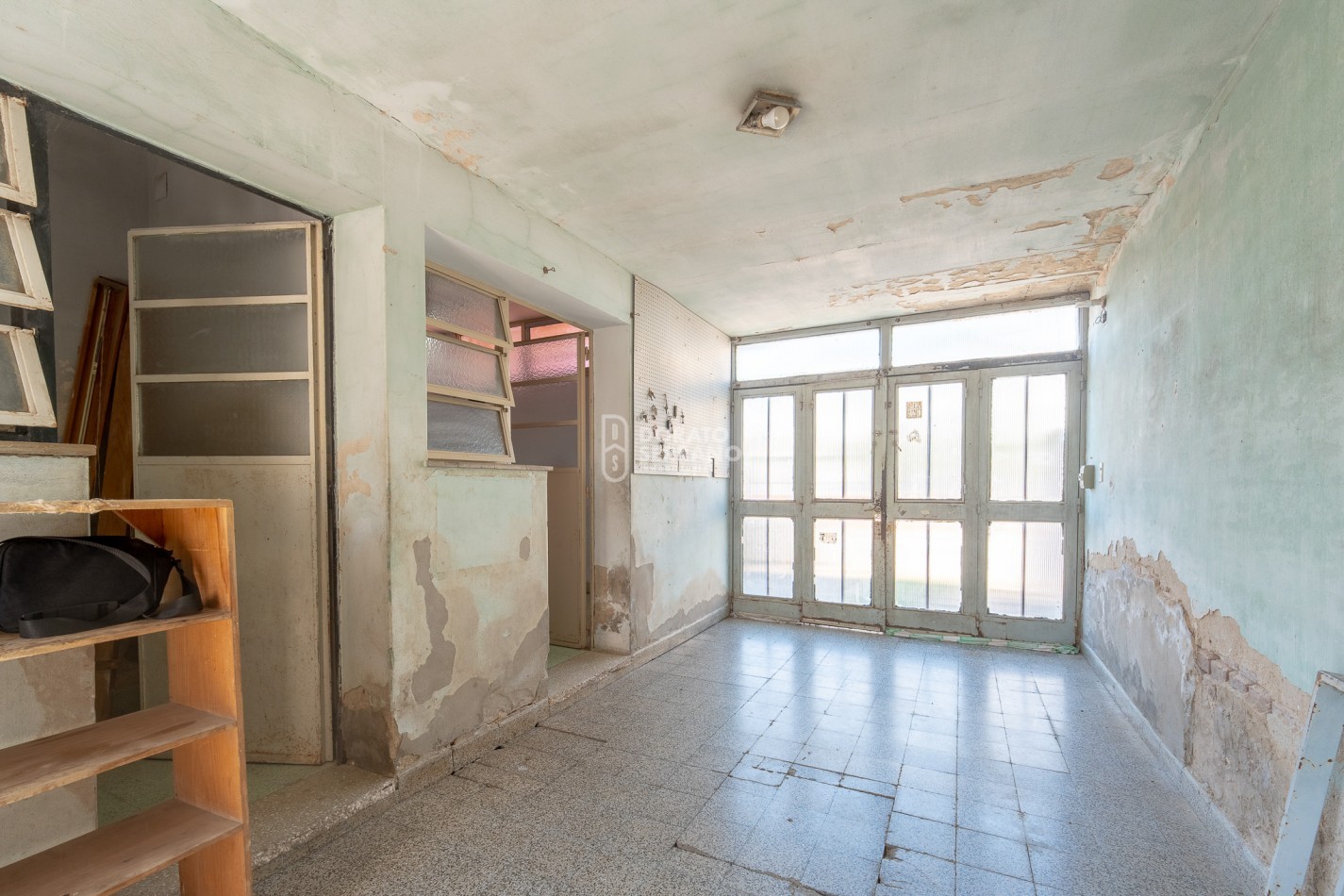 CASA EN ESQUINA! GRAN UBICACION!