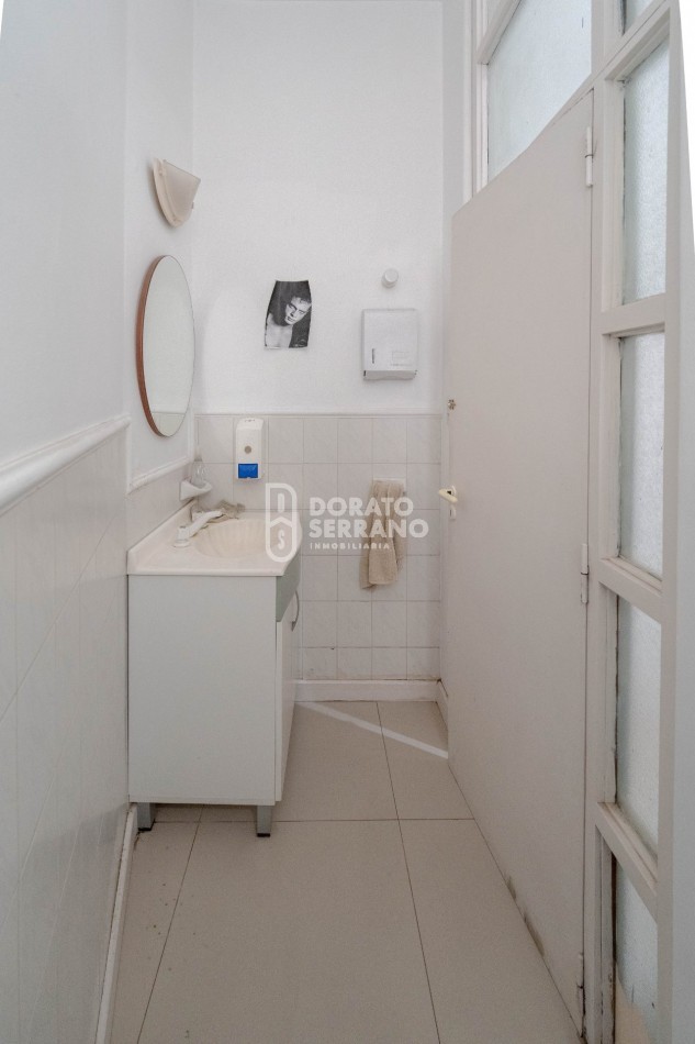 LOCAL + OFICINAS + LOTE 10X50 / MICROCENTRO!