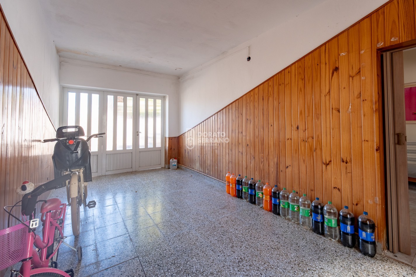 CASA TIPO + TODOS LOS SERVICIOS! Buena ubicacion & Estado Operativo.