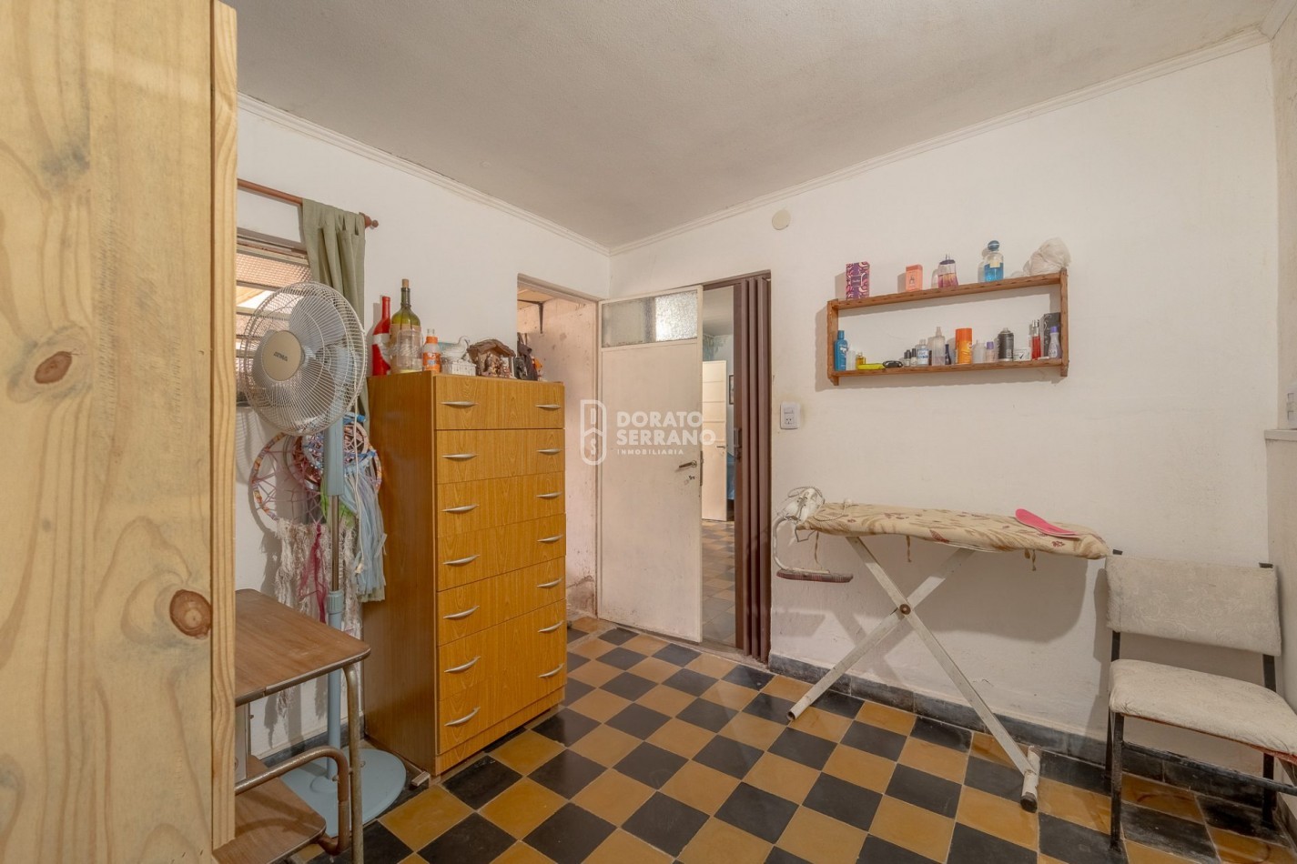 CASA EN ESQUINA / TODOS LOS SERVICIOS!
