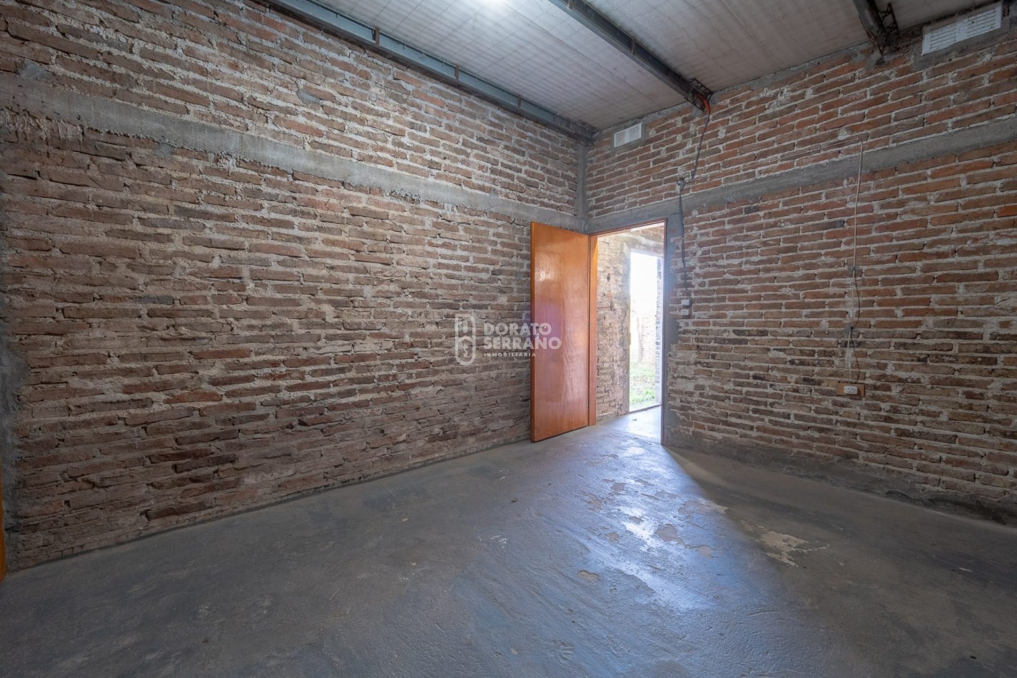 LOTE EN ESQUINA + CASA A TERMINAR! - AREA RESIDENCIAL!