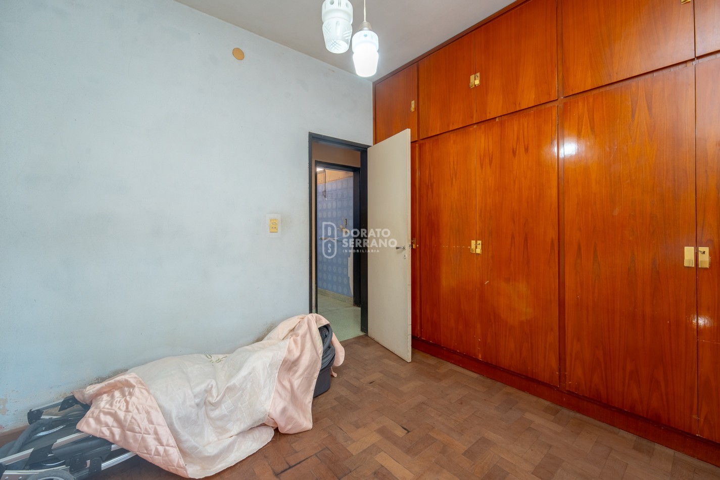 CASA EN ESQUINA! GRAN UBICACION!