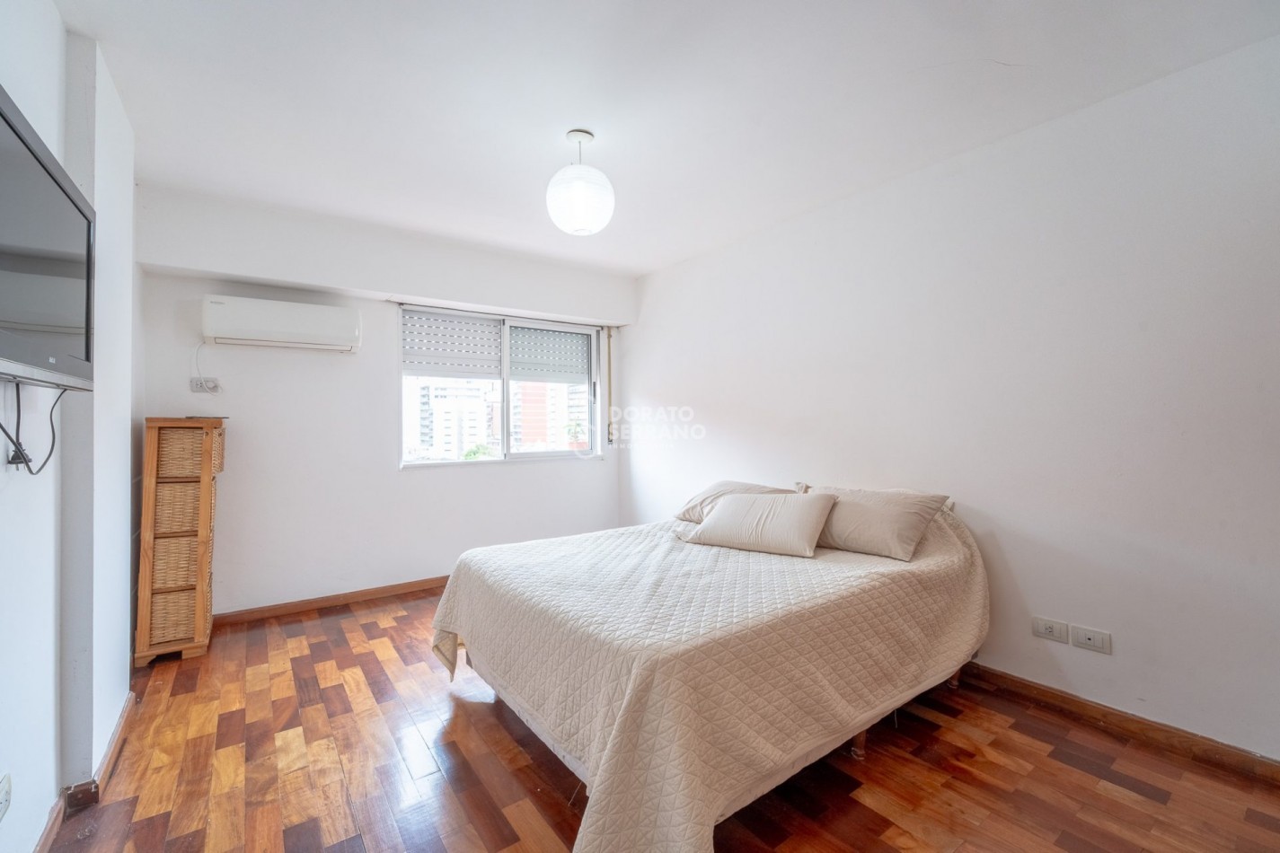 DEPTO. 1 DORMITORIO Y BAULERA S/ PEATONAL SAN MARTIN. ROSARIO!