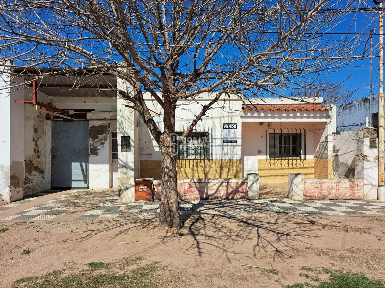 LOTE 10X45 +TODOS LOS SERVICIOS + PLUS CONSTRUCCION A RECICLAR.