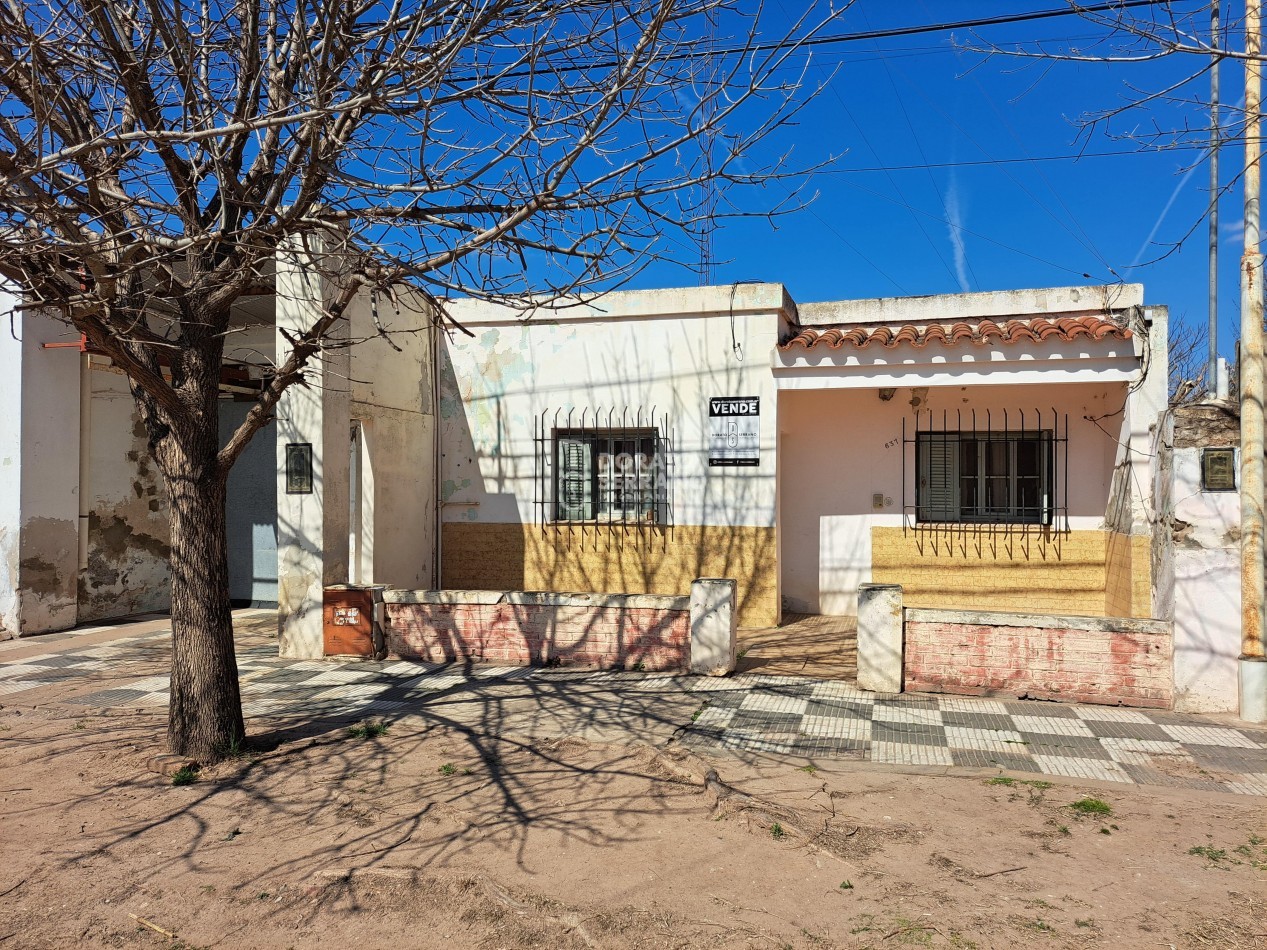 LOTE 10X45 +TODOS LOS SERVICIOS + PLUS CONSTRUCCION A RECICLAR.