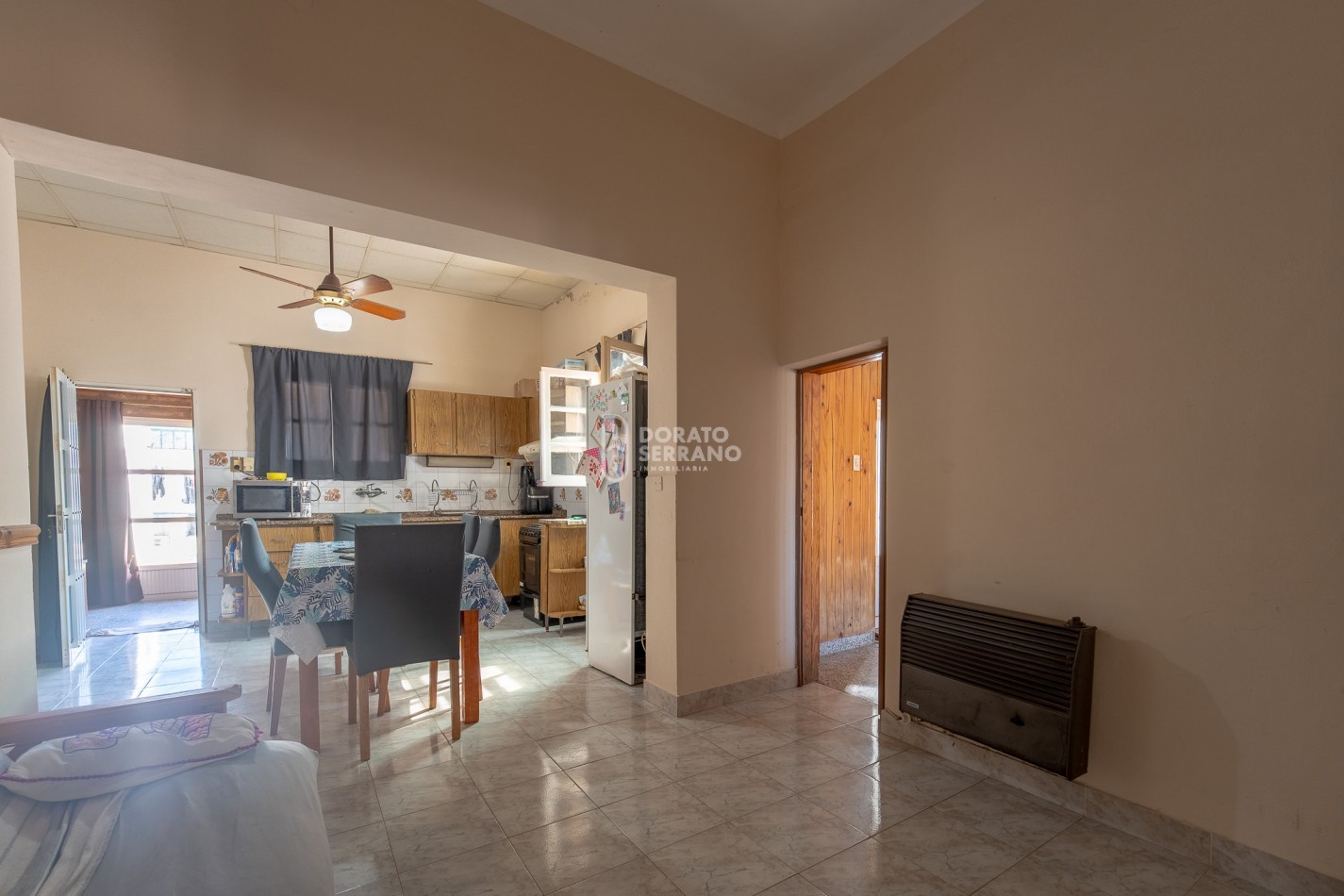 CASA TIPO + TODOS LOS SERVICIOS! Buena ubicacion & Estado Operativo.