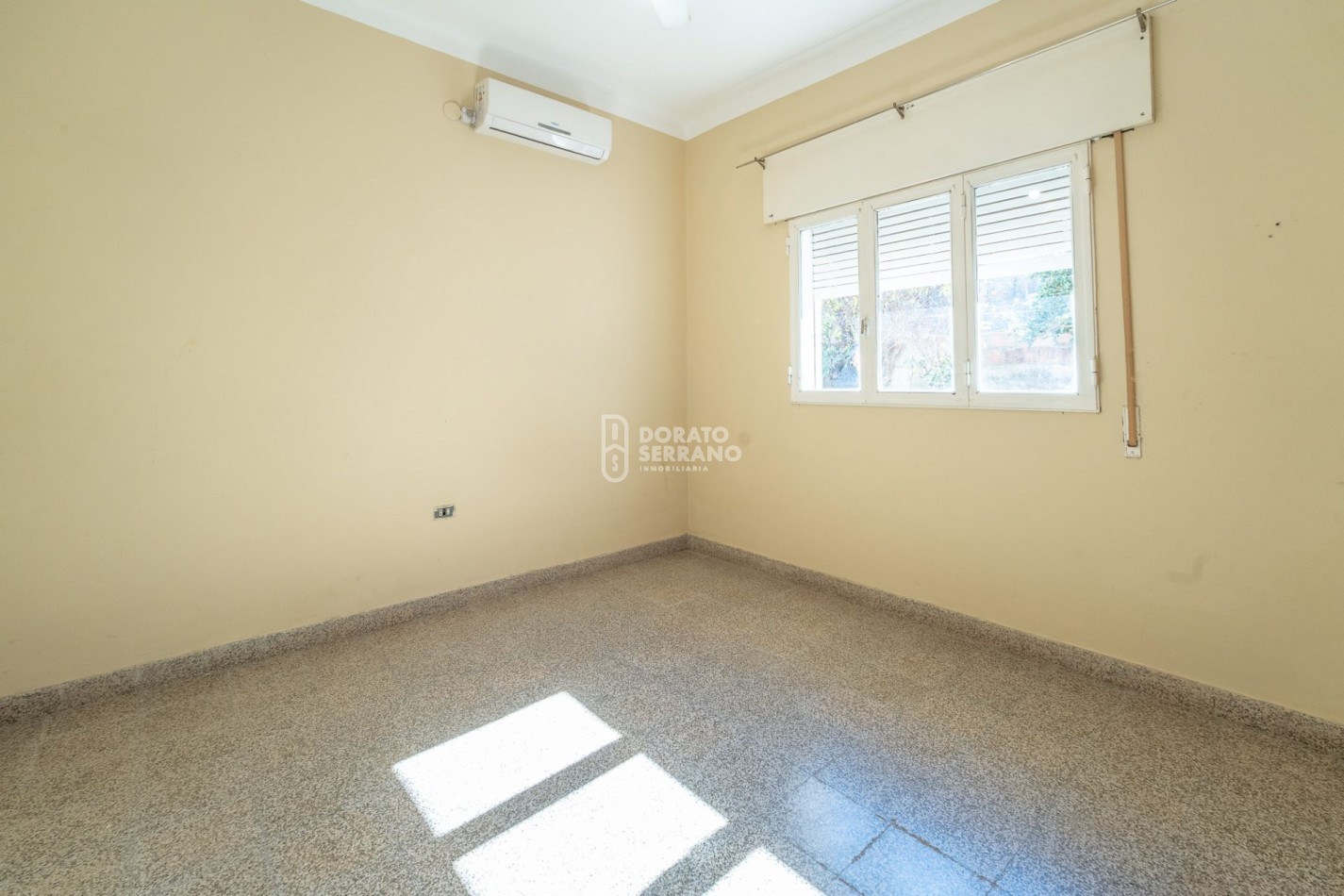 SOBRIA & ELEGANTE & RESIDENCIAL