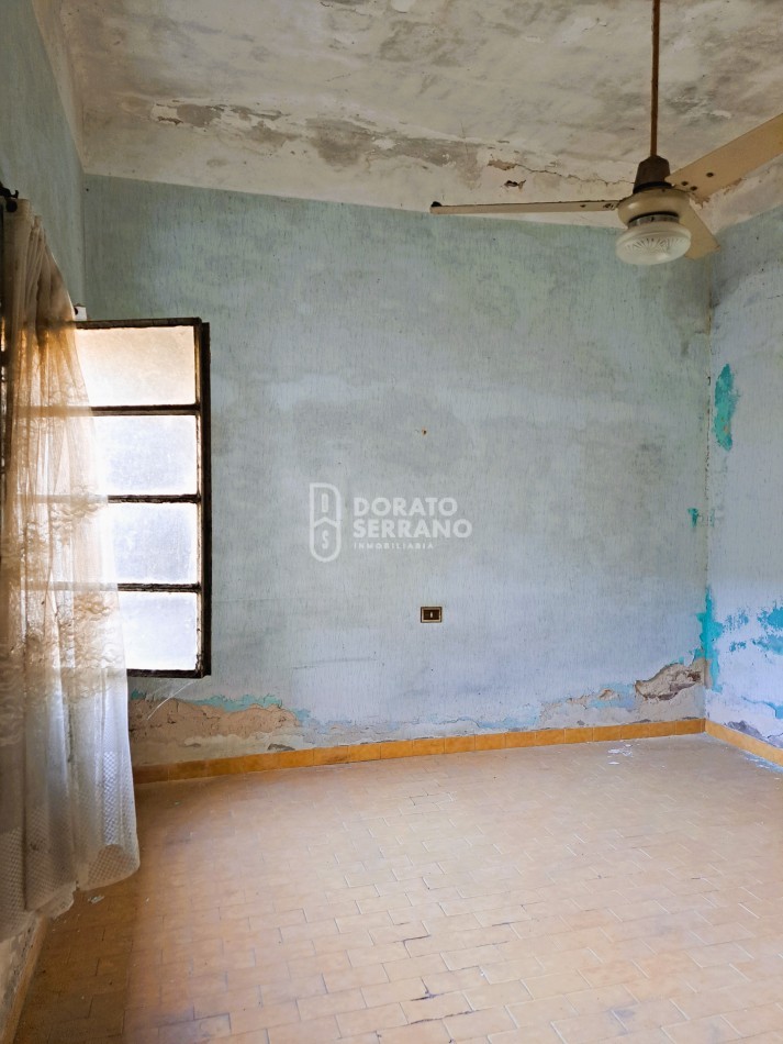 LOTE IDEAL + CASA A RECICLAR / EN PLENO BARRIO PROGRESO!