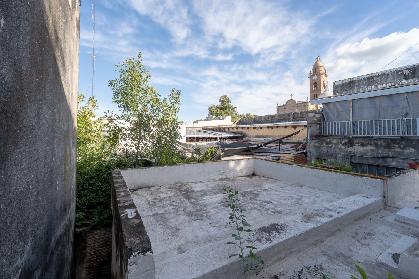 3X1 / CASA - DEPTO - LOCAL -  PASOS DE LA PLAZA CENTRAL!