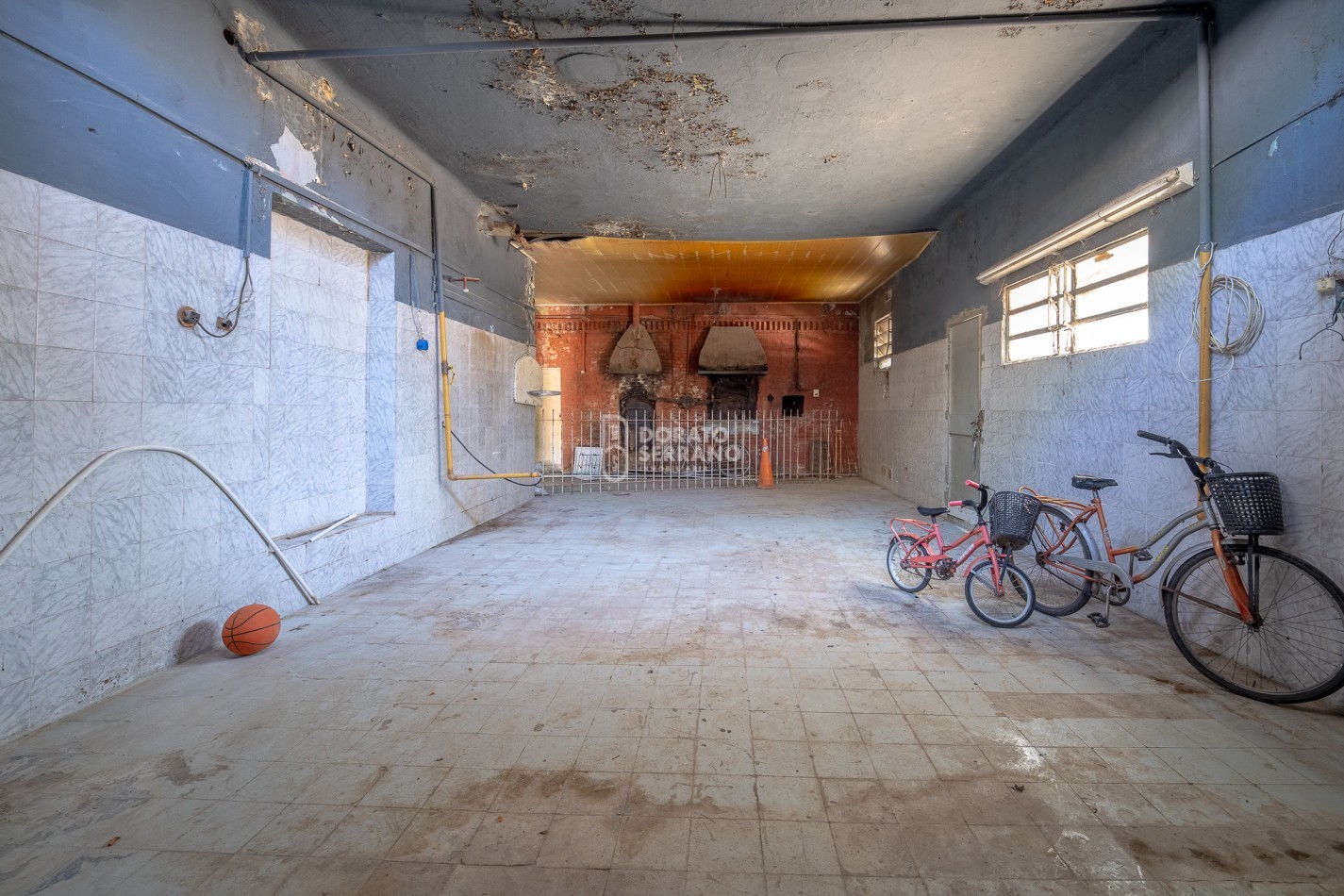 42 MTS. DE FRENTE EN ESQUINA! MAXIMAS POSIBILIDADES SOBRE 25 DE MAYO!