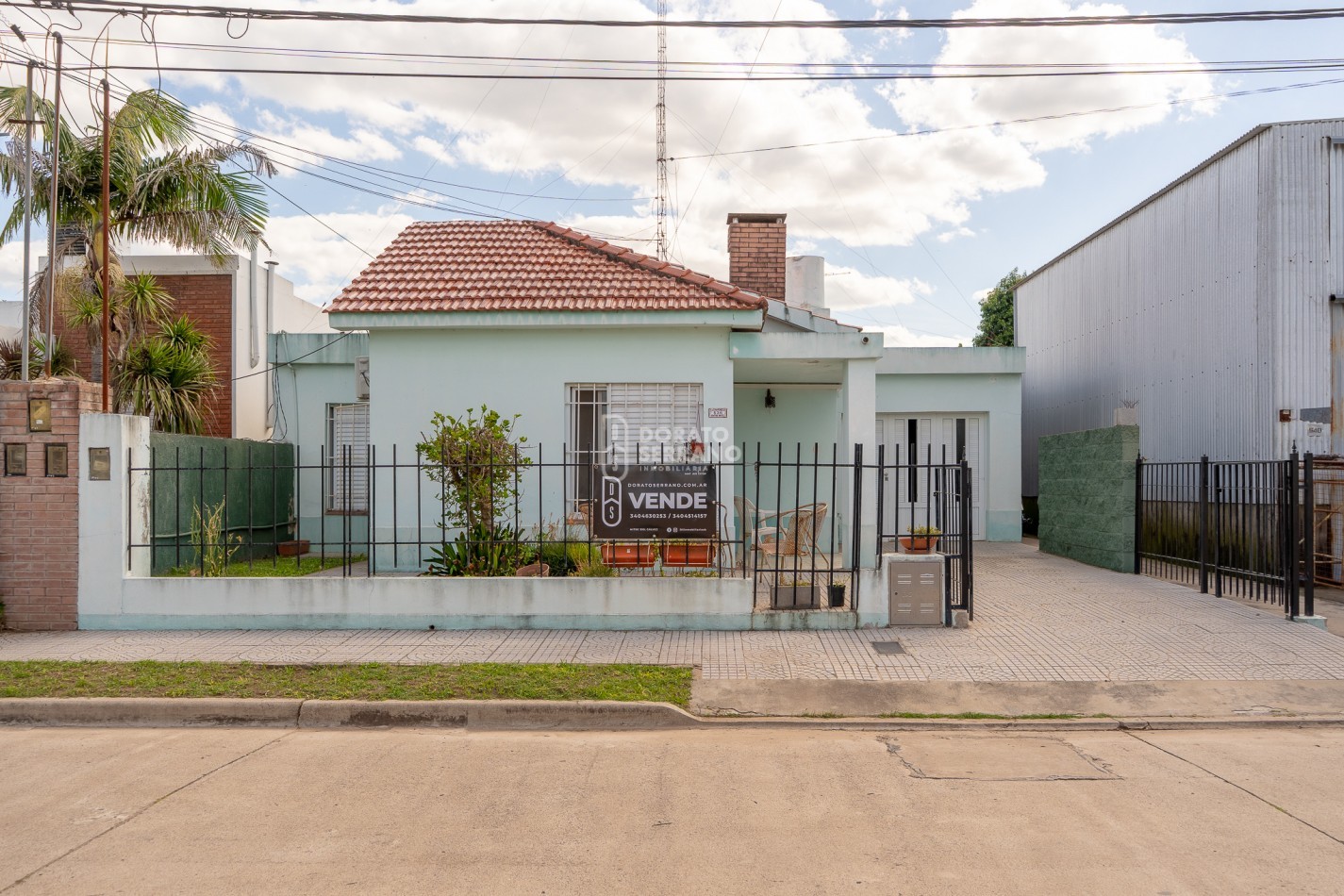 CASA + DEPTOS! BARRIO PROGRESO!