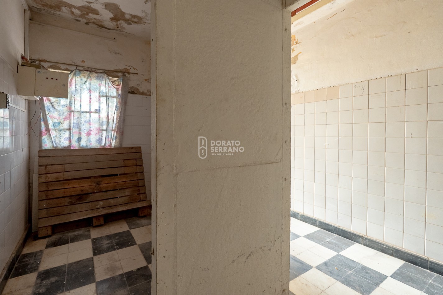 LOTE 10X45 +TODOS LOS SERVICIOS + PLUS CONSTRUCCION A RECICLAR.