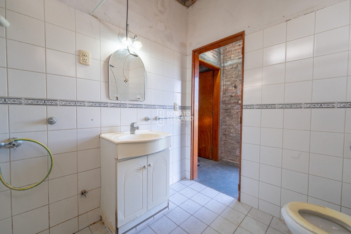 LOTE EN ESQUINA + CASA A TERMINAR! - AREA RESIDENCIAL!