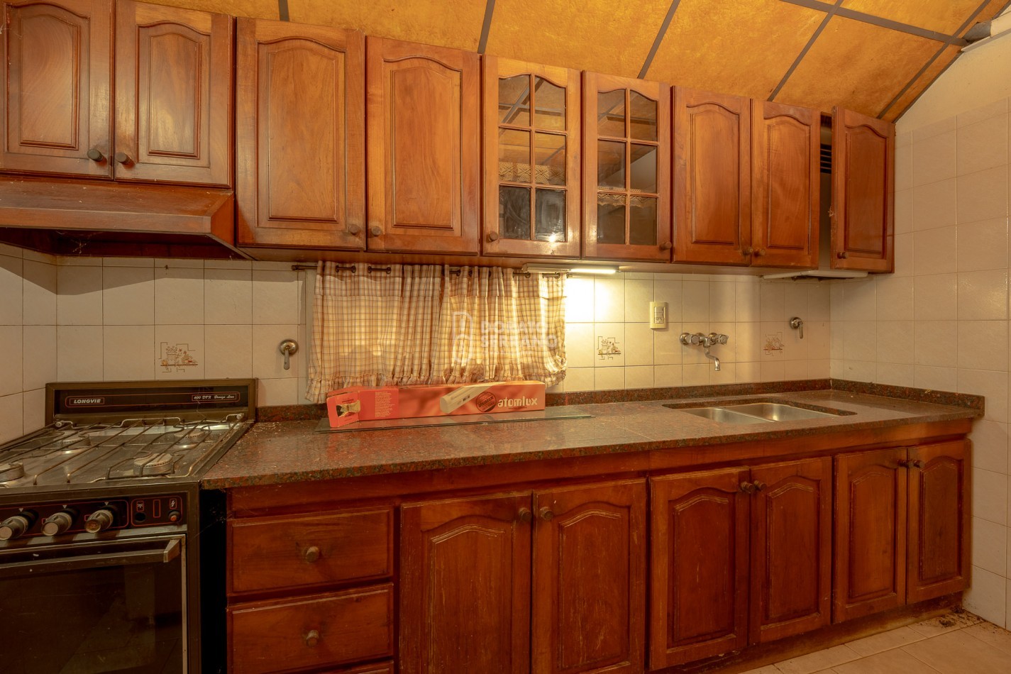 CASA EN EL RIO! GRANDIOSA! BARRIO BASUALDO!