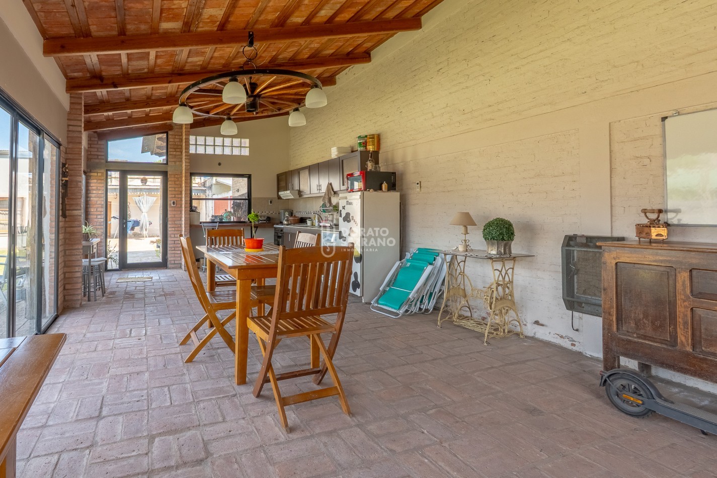 ESTILO & AMENITIES + LOTE XL / EXTRAORDINARIO! 