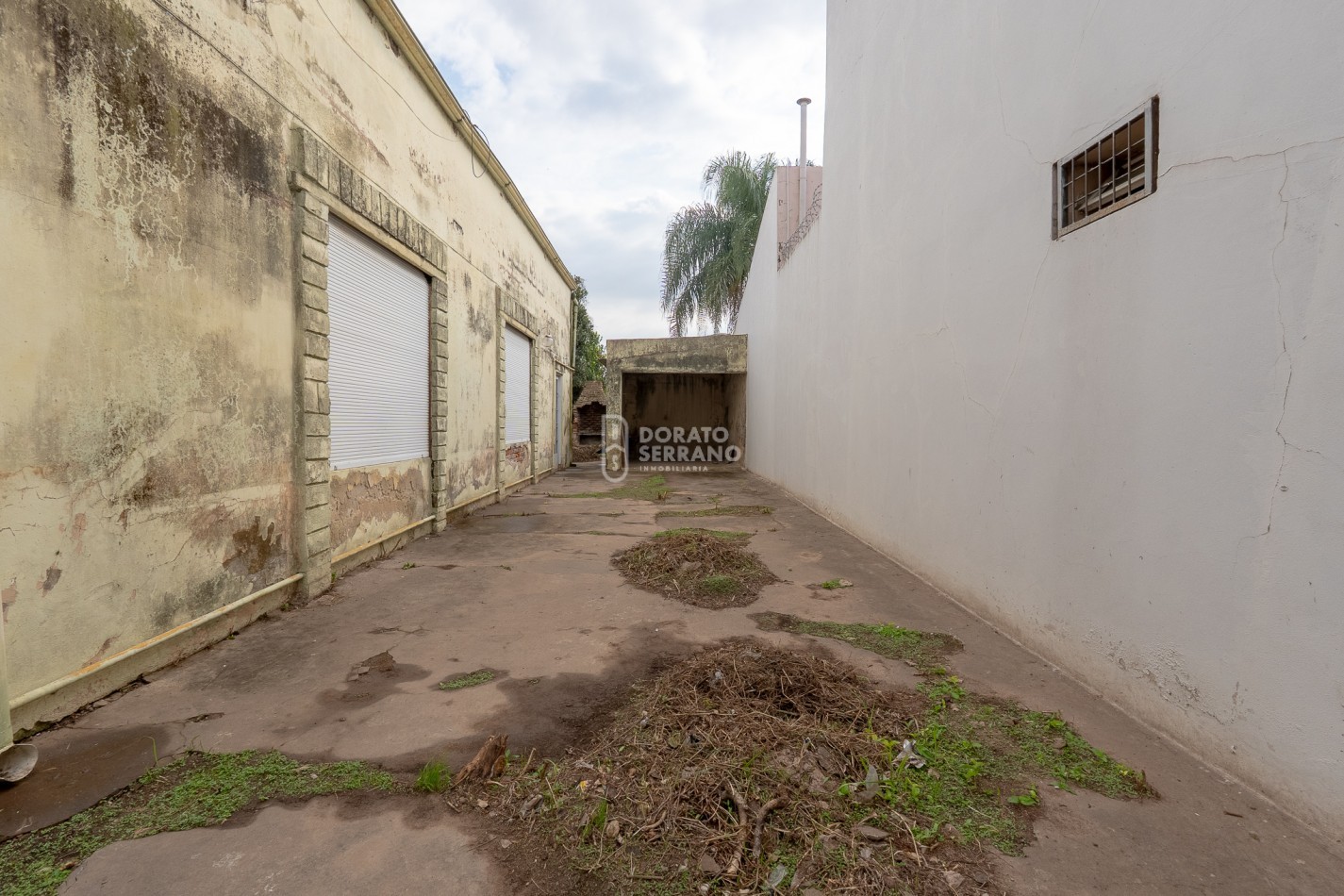 CASA SOBRE AVENIDA A RECICLAR! CENTRO! GRAN POTENCIAL!