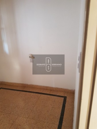 FUNCIONAL CASA EN 20 DE JUNIO! FRENTE A PLAZA DE LAS BANDERAS.