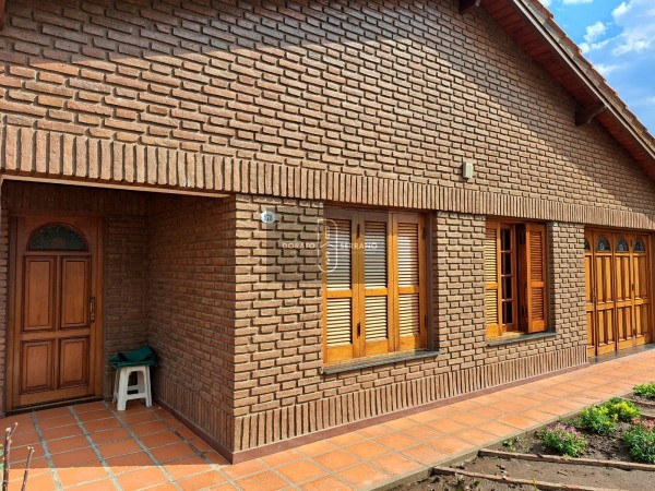  GRAN CHALET ARGENTINO  - VECINAL PEDRONI.