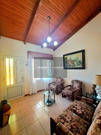 IMPECABLE CHALET RESIDENCIAL! 