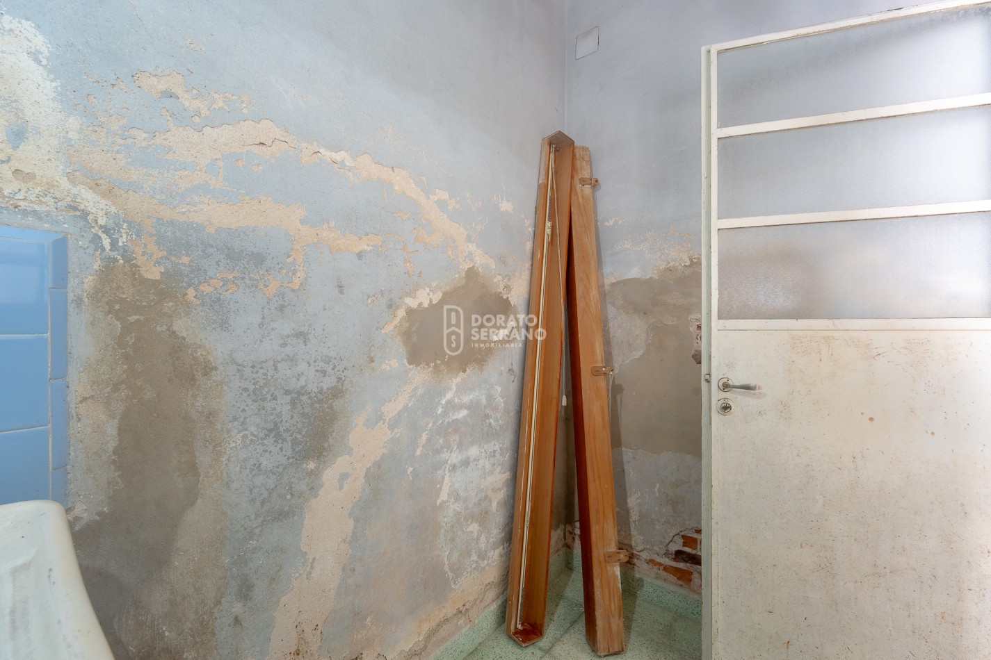 CASA EN ESQUINA! GRAN UBICACION!