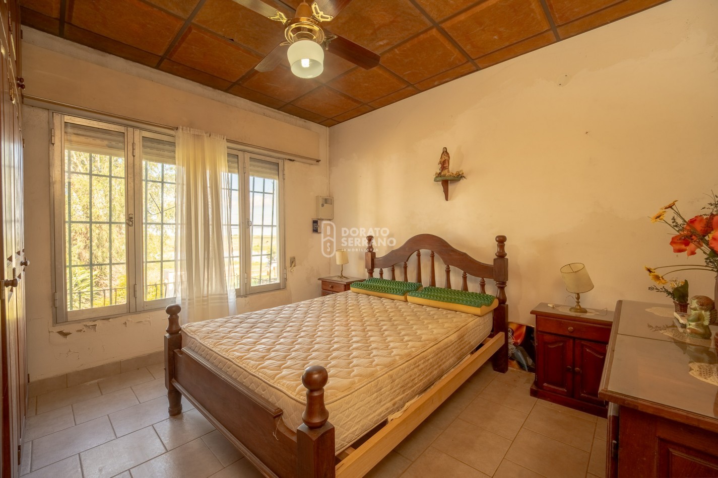 CASA EN EL RIO! GRANDIOSA! BARRIO BASUALDO!