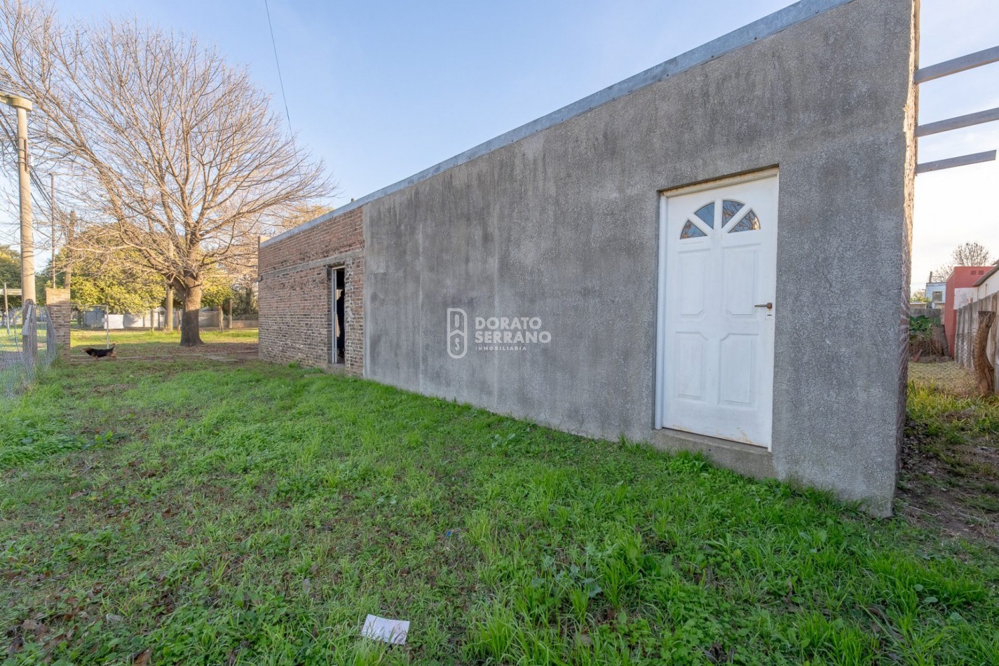LOTE EN ESQUINA + CASA A TERMINAR! - AREA RESIDENCIAL!