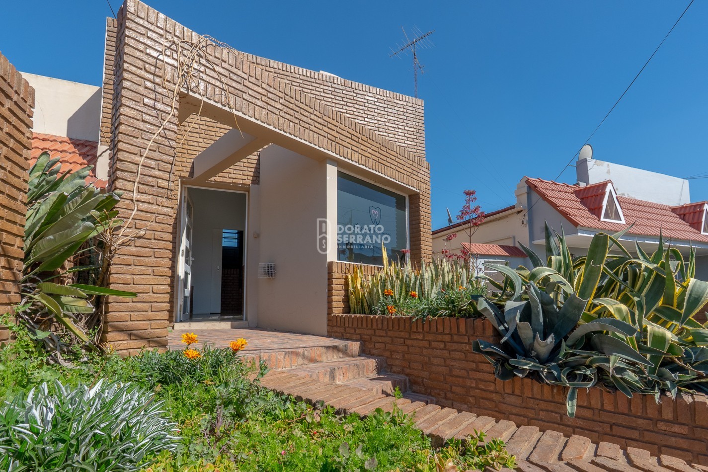 LOCAL & CONSULTORIO & OFICINA! O DEPTO!!!