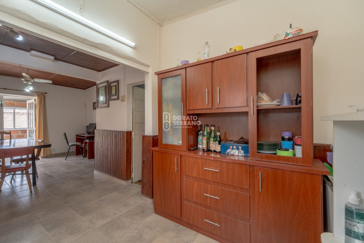 CASA EN ESQUINA / TODOS LOS SERVICIOS!