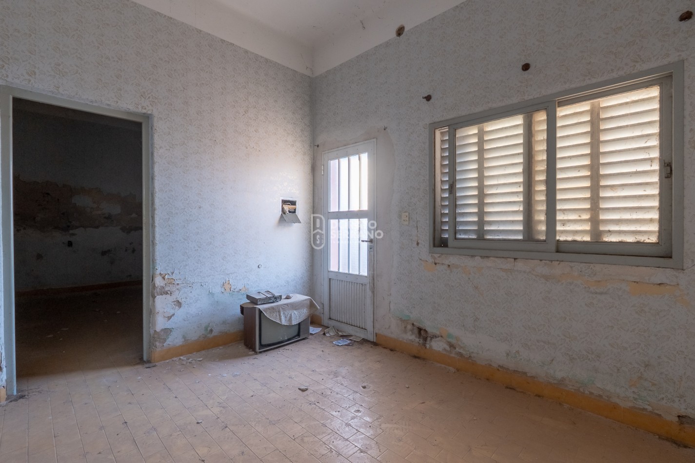 LOTE IDEAL + CASA A RECICLAR / EN PLENO BARRIO PROGRESO!