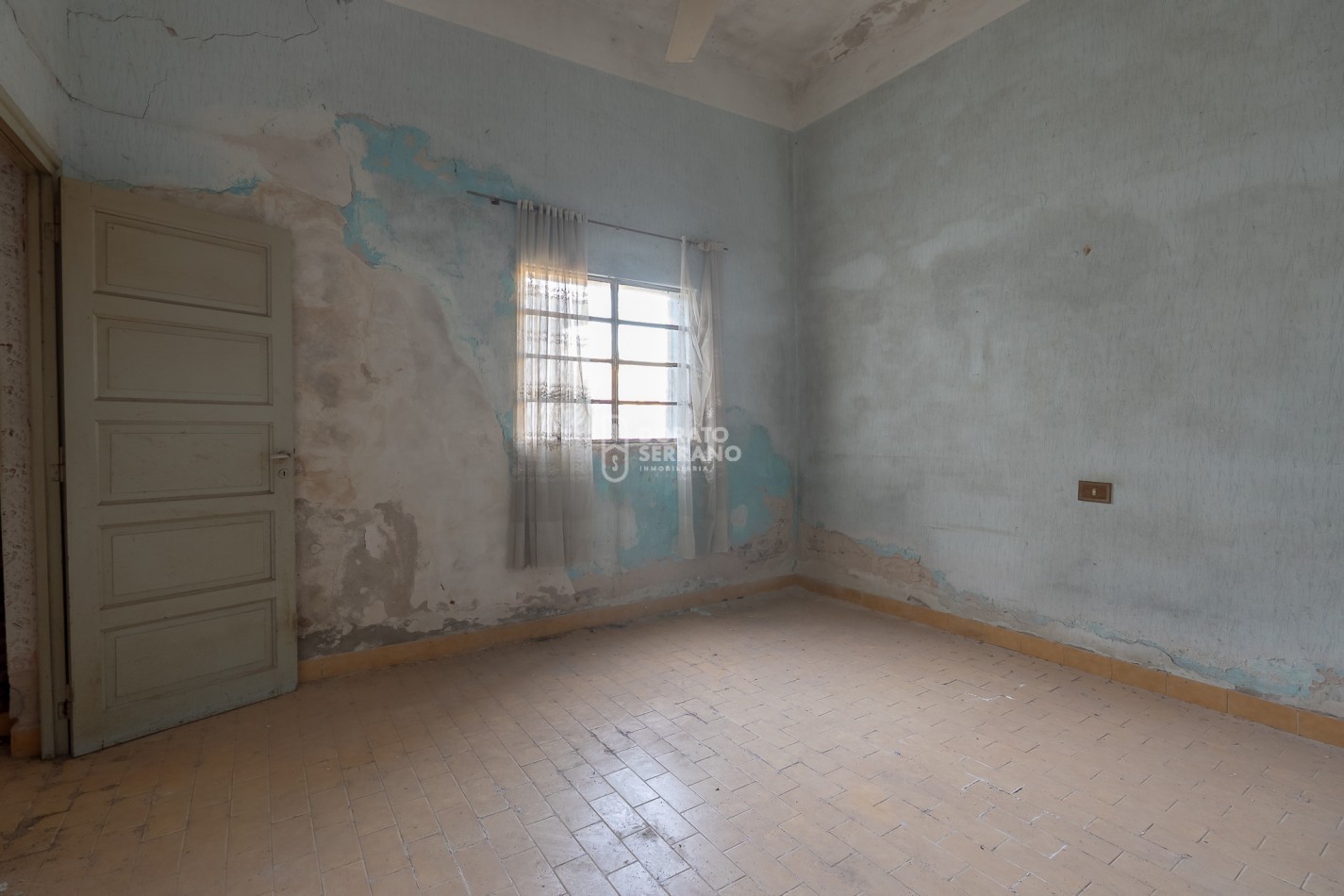 LOTE IDEAL + CASA A RECICLAR / EN PLENO BARRIO PROGRESO!