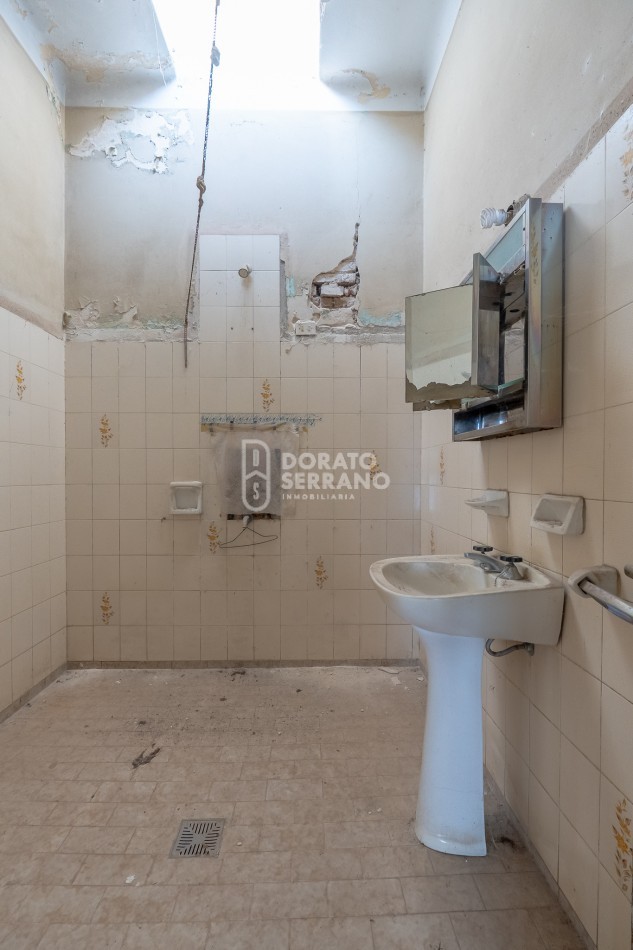 LOTE IDEAL + CASA A RECICLAR / EN PLENO BARRIO PROGRESO!