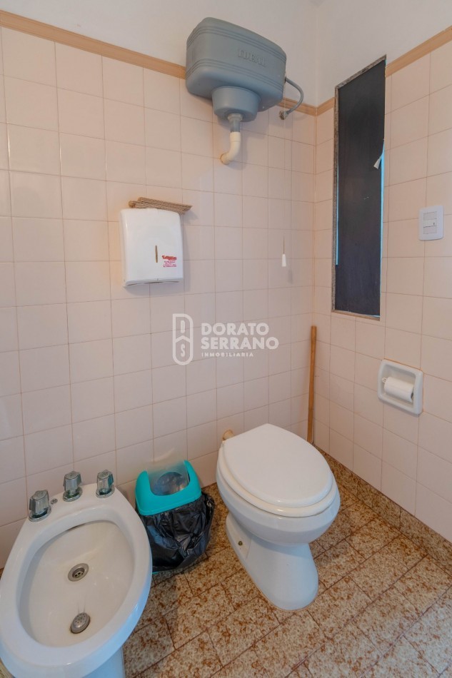 LOCAL + OFICINAS + LOTE 10X50 / MICROCENTRO!