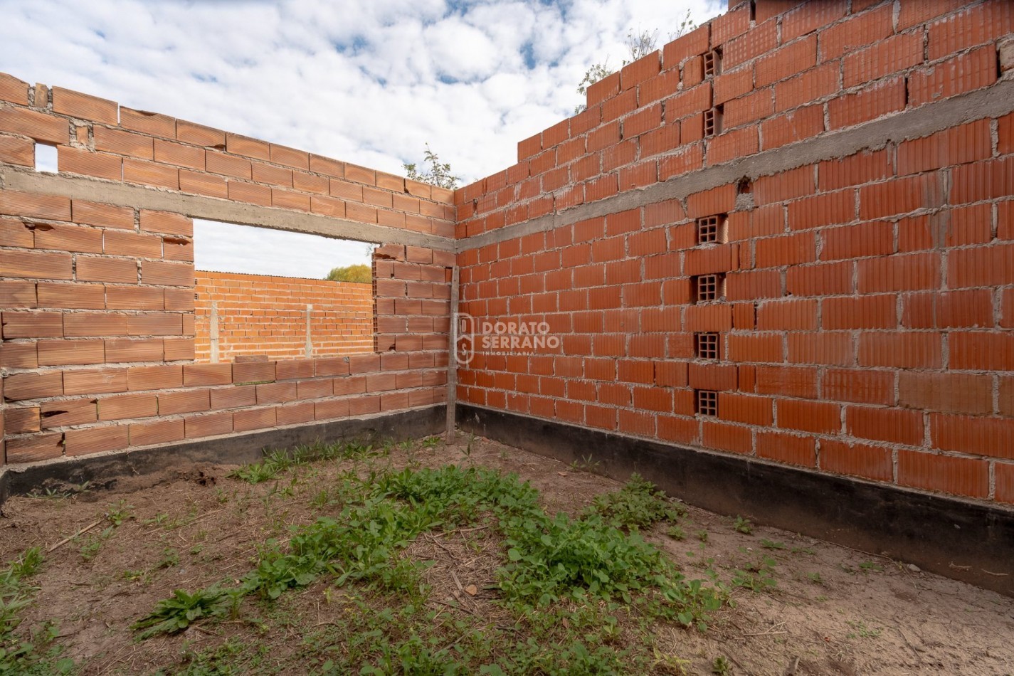 LOTE + CASA A TERMINAR! 