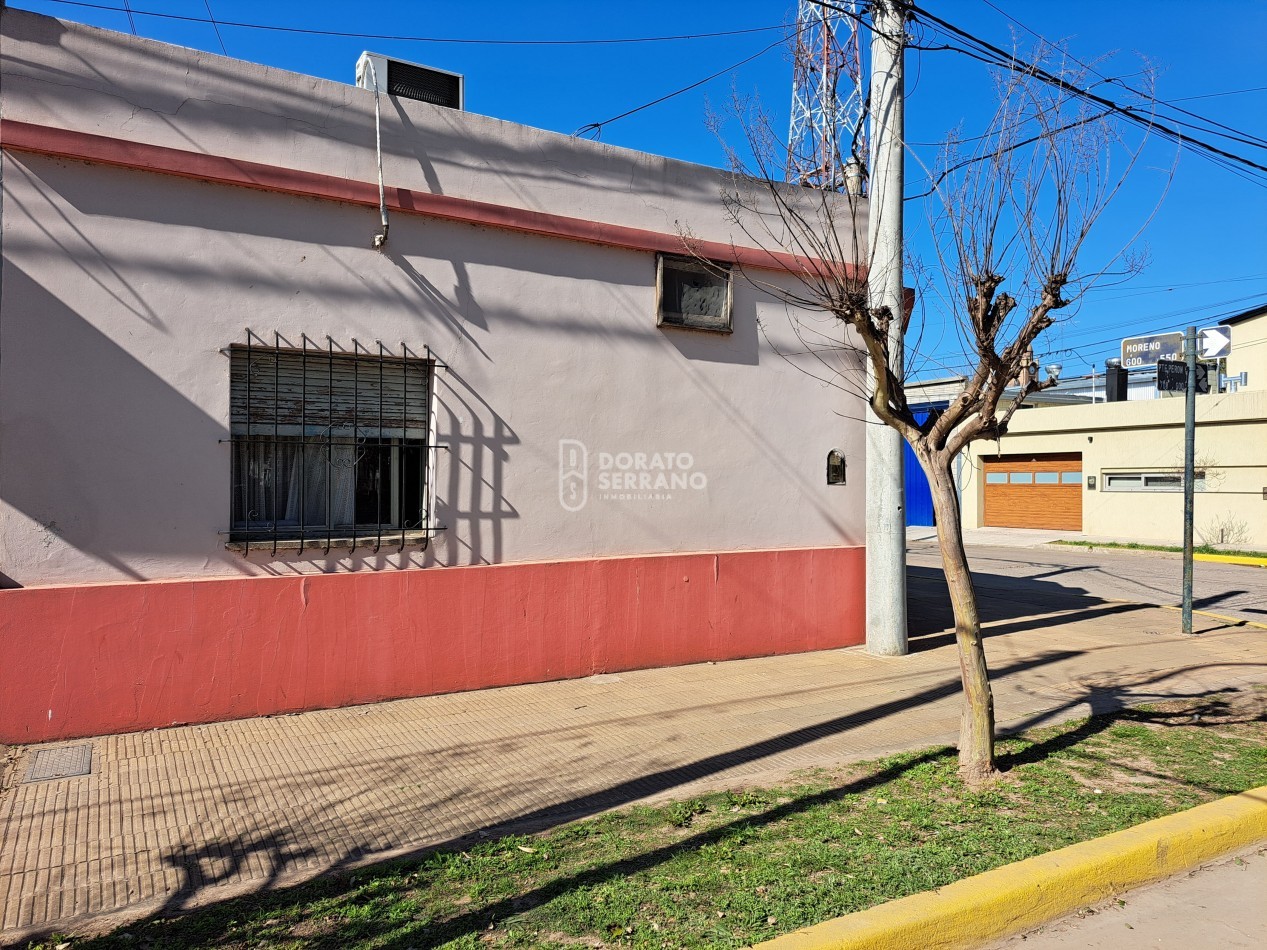 CASA EN ESQUINA! MORENO Y PERON. A PASOS DE AV. DE MAYO. 