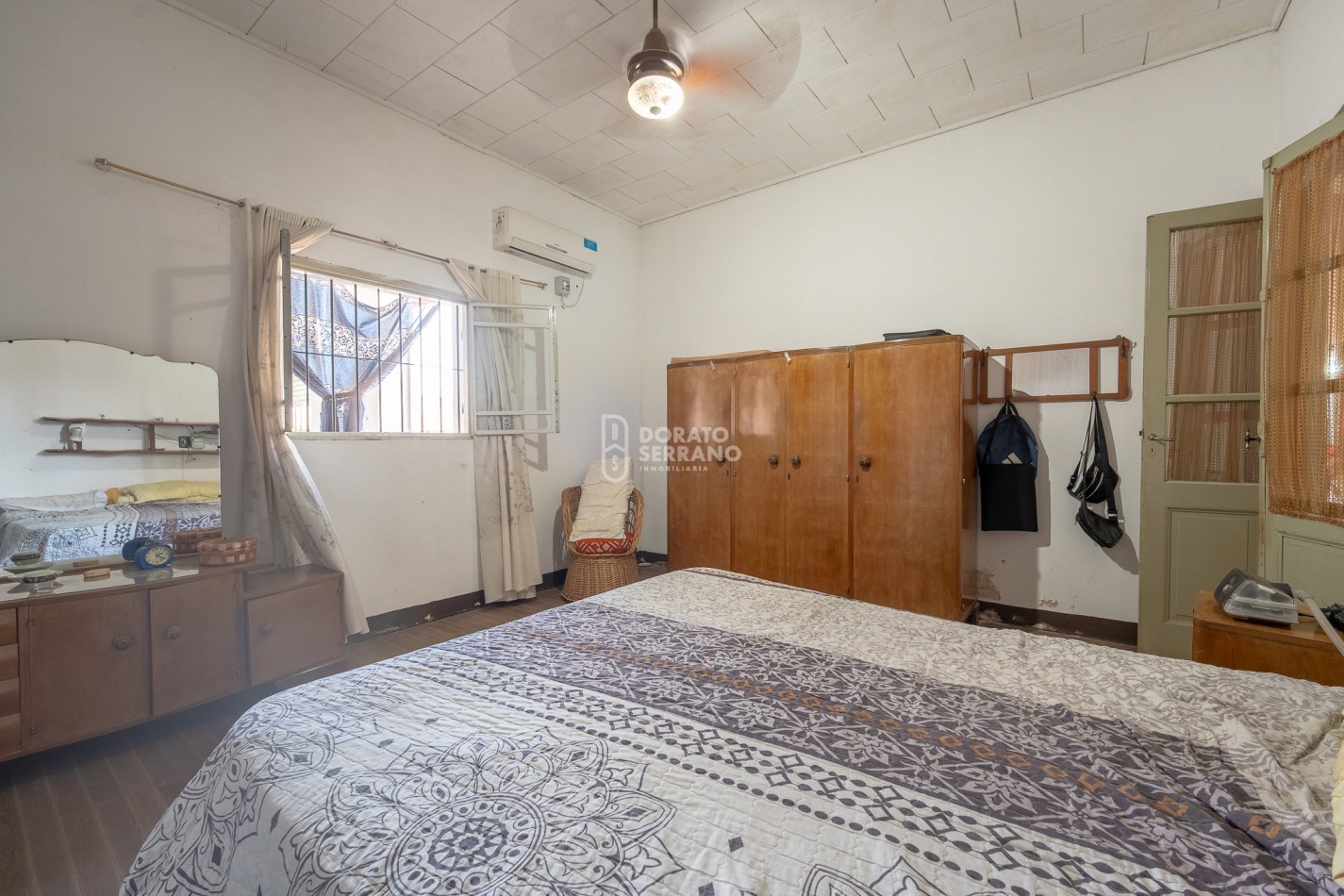 OPERATIVA! A MTS. DE AVENIDA! TODOS LOS SERVICIOS.