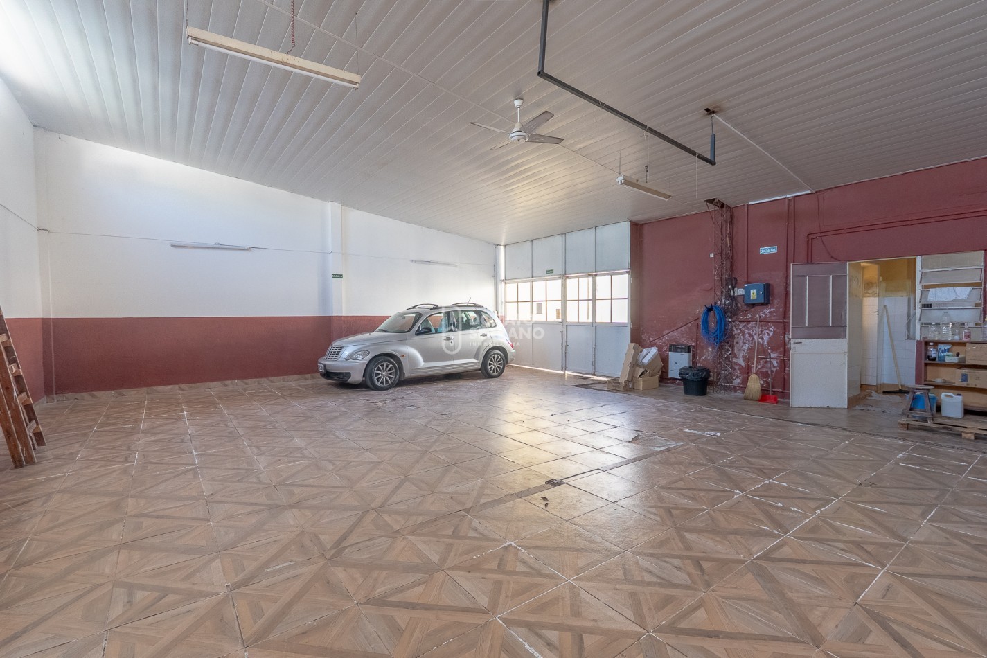 CASA + LOCAL + DEPOSITO.