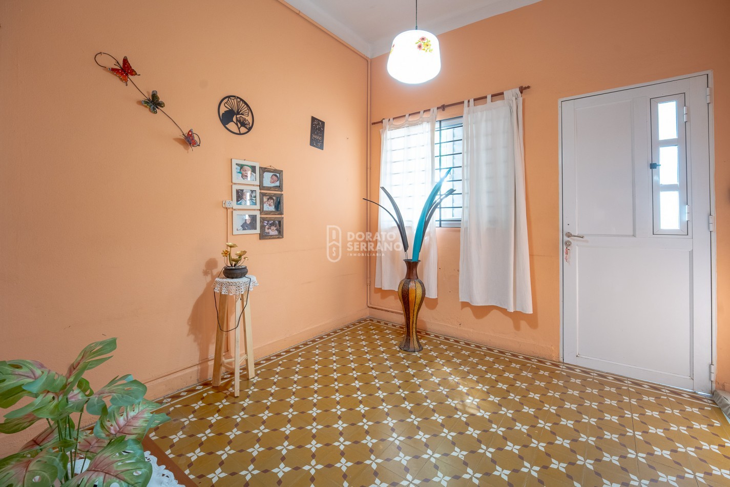 LISTA PARA HABITAR! TODOS LOS SERVICIOS! SOBRE AVDA!