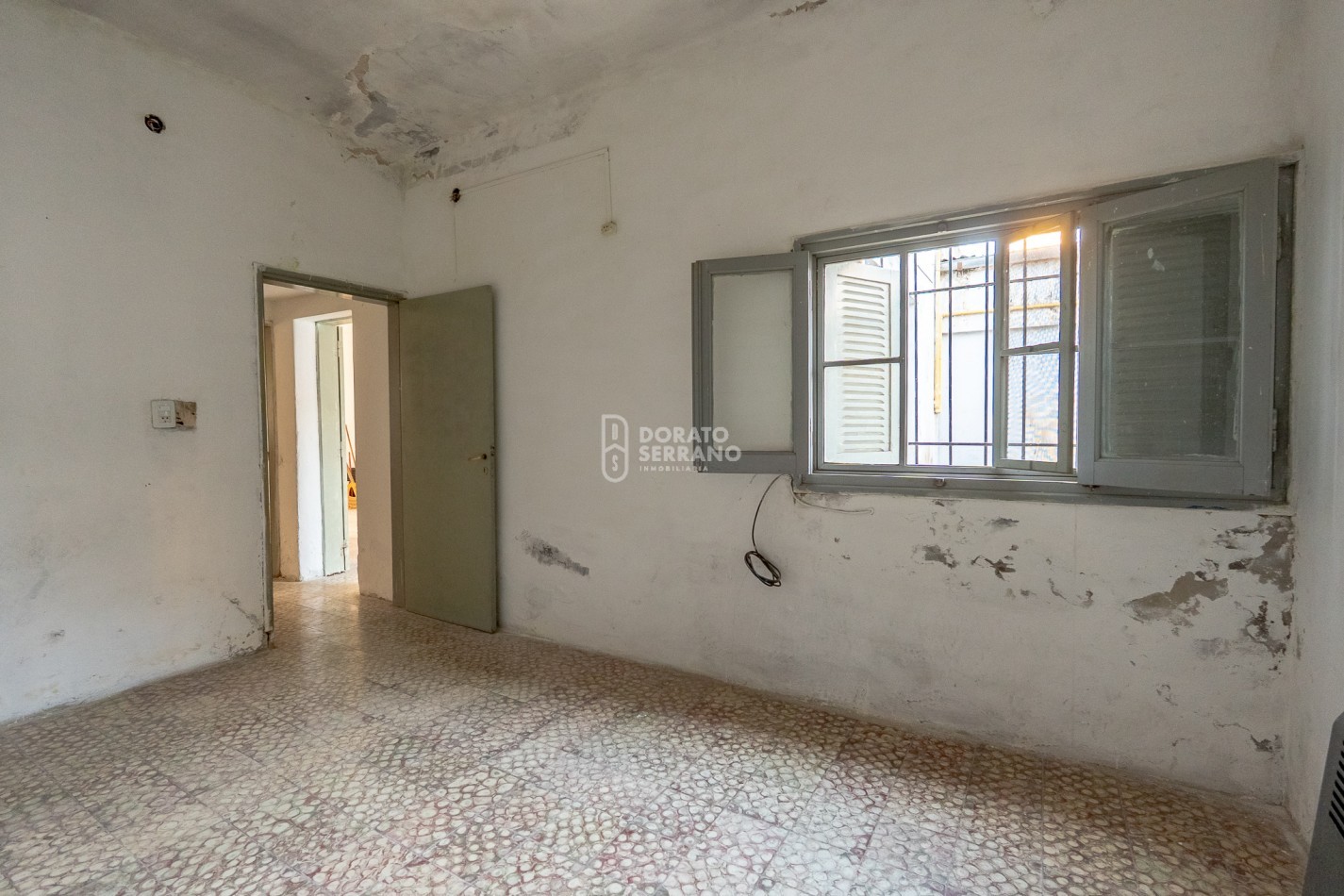 LOTE 10X45 +TODOS LOS SERVICIOS + PLUS CONSTRUCCION A RECICLAR.
